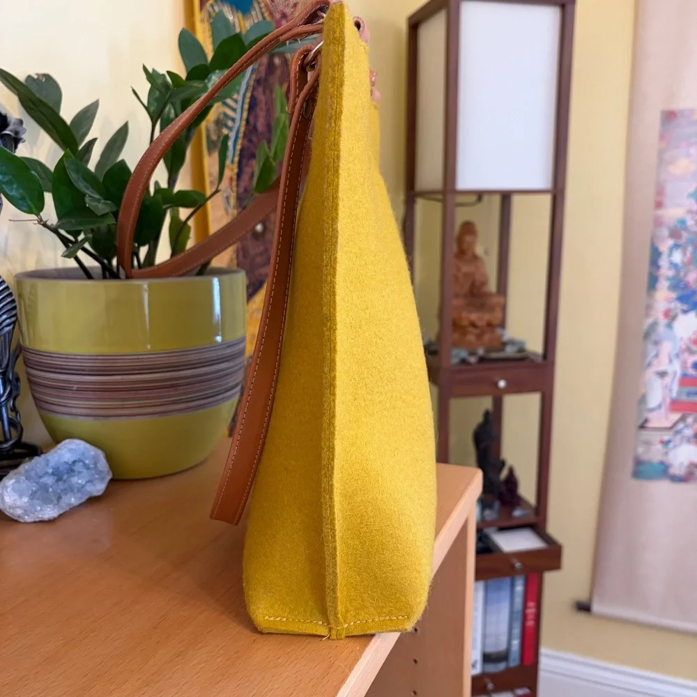 Hejlov Honey Tan Torsby Tote Shoulder Bag Purse Wool Felt Nordic Lagenlook